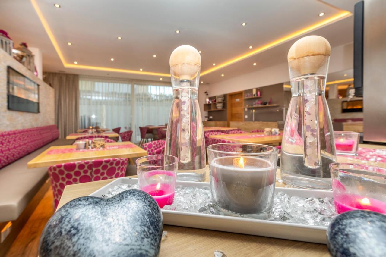 Enjoy The Alps Aparthotel Flachau Exterior photo